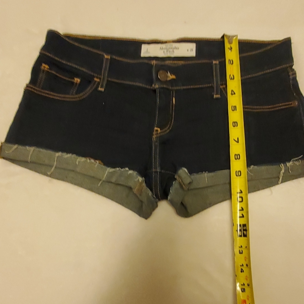 ABERCROMBIE & FITCH Jean Shorts Size 2 NWOT